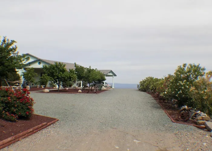 Delightful With Two Bedrooms And Stunning Mountain Vistas Near Cottonwood, Arizona Holiday home *