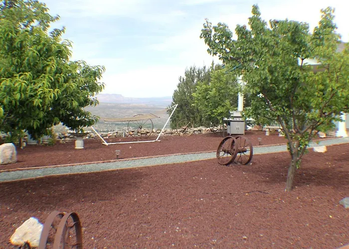 Delightful With Two Bedrooms And Stunning Mountain Vistas Near Cottonwood, Arizona *